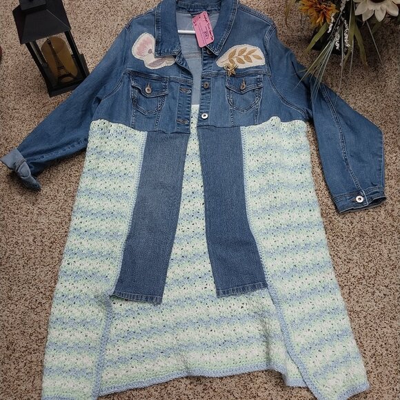 3757 Size 4/2X Upcycled Torrid Jean Tunic with Crochet Trim and Appluque Flowers - Picture 1 of 9